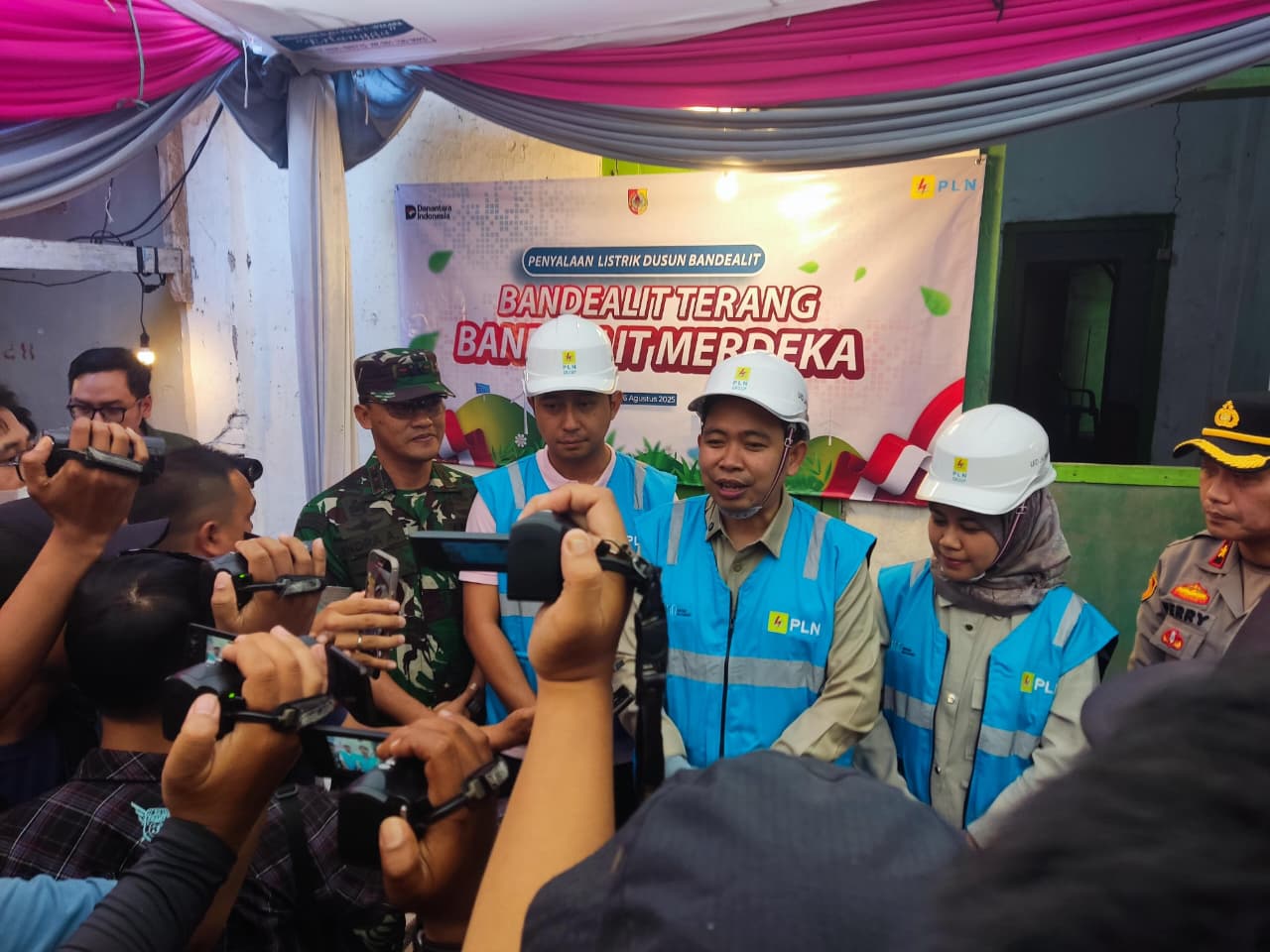 PLN Mulai Dipasang di Daerah Bandealit Sebagai Wujud Kesiapan Sarana Prasarana Pariwisata Jember