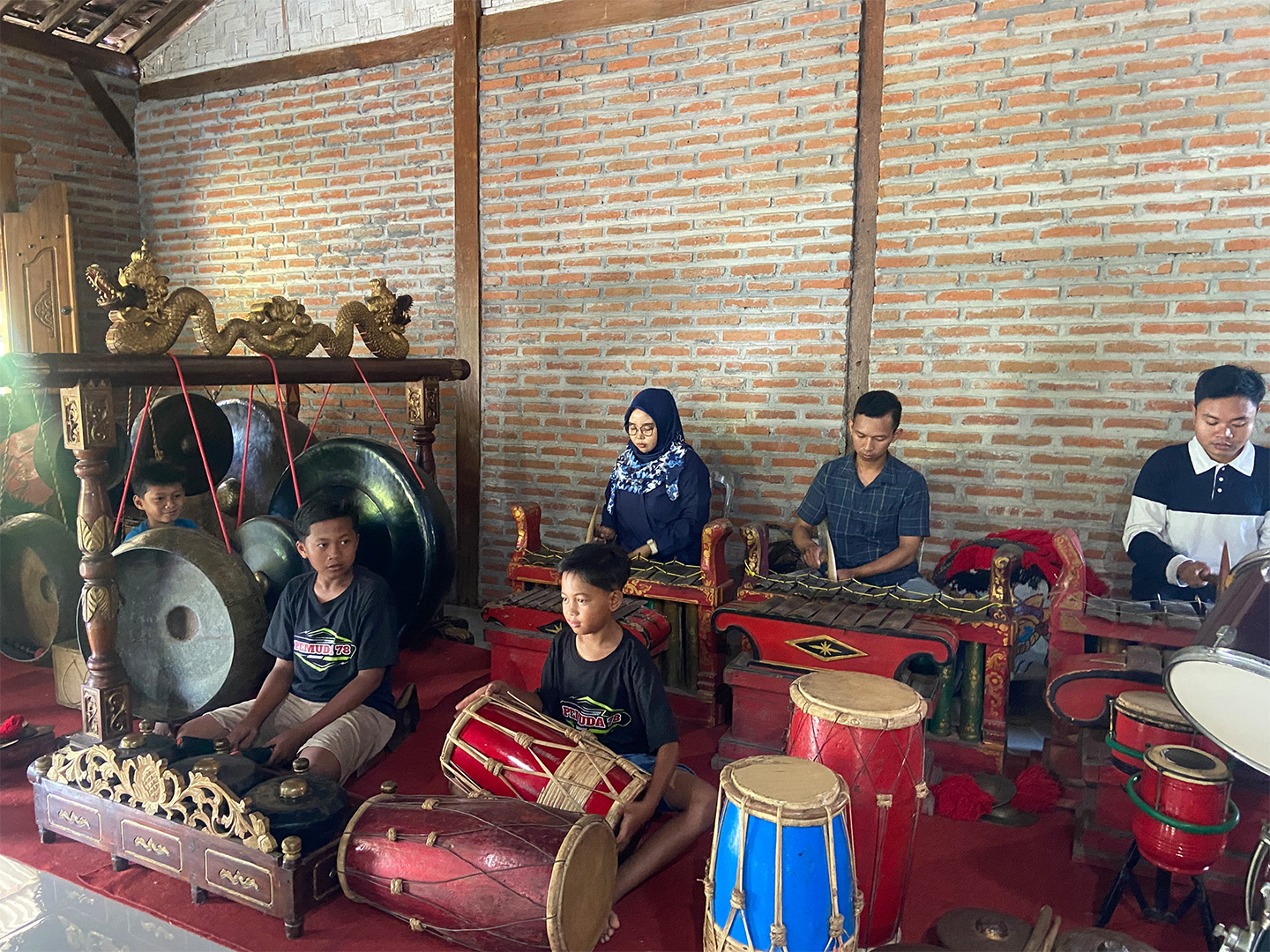 Ratusan tahun menjaga tradisi, disparbud jember kunjungi sanggar seni omah kuno