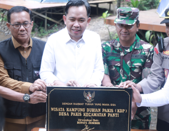 Gus Bupati Resmikan Kampung Durian di Desa Pakis dalam Rangkaian Bunga Desaku ke-6